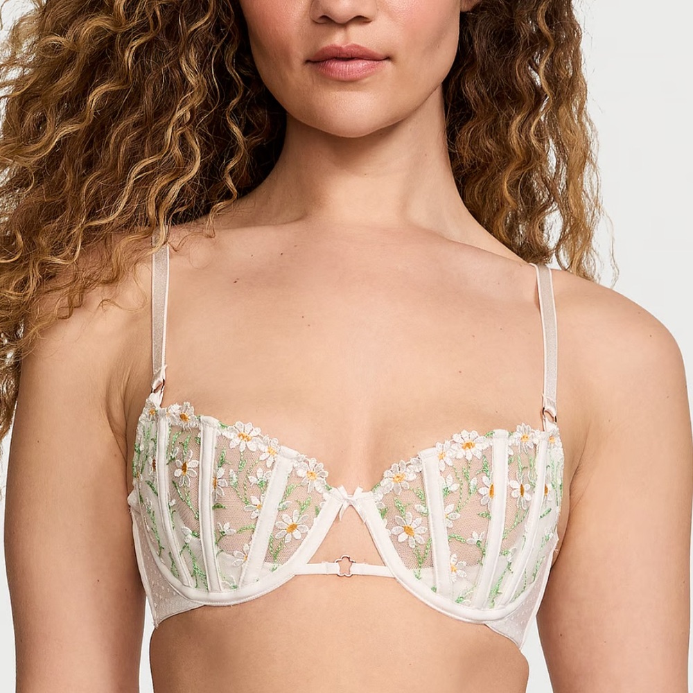 VS Dream Angels Wicked Unlined Daisy Chain Embroidery Balconette Bra